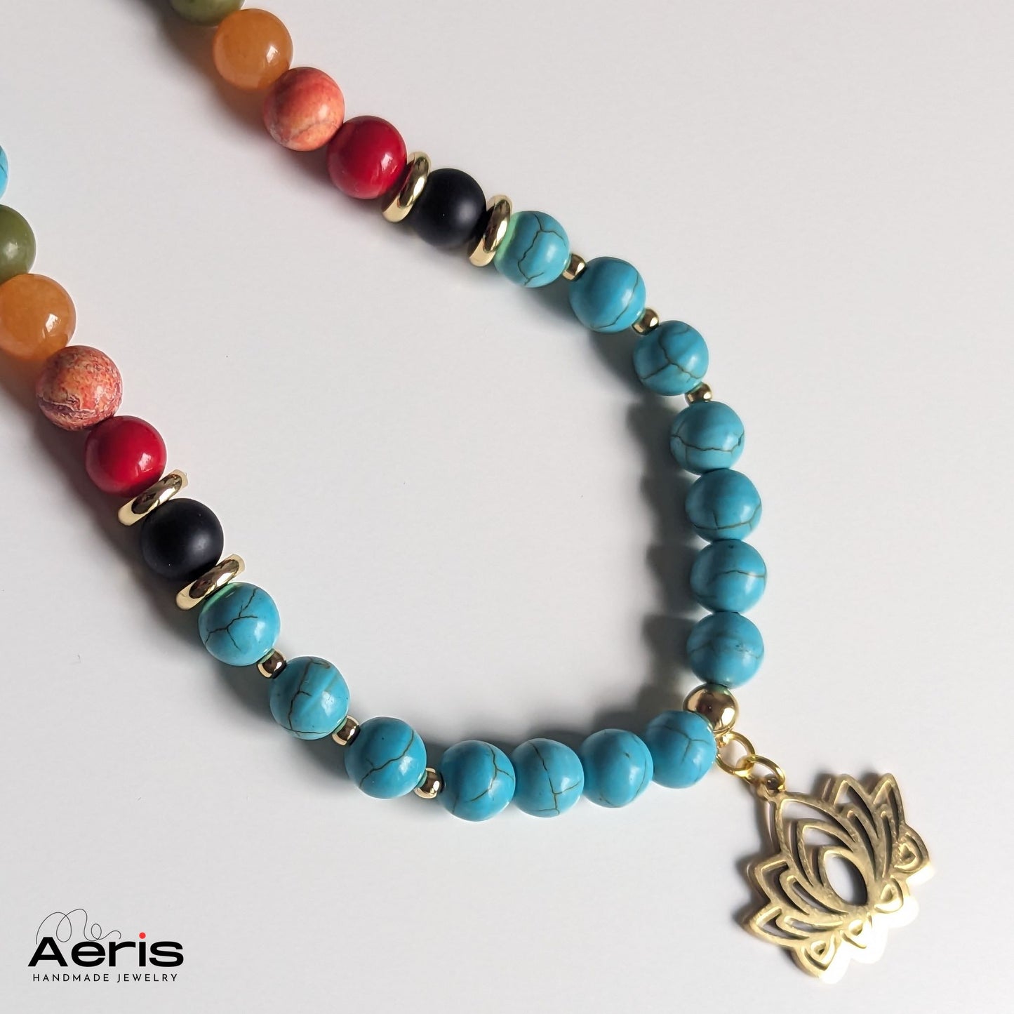 Colier mala cu charm floare de lotus aurie