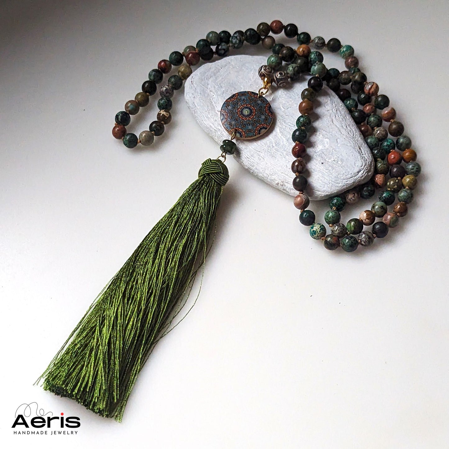 Colier mala multicolor cu pietre naturale