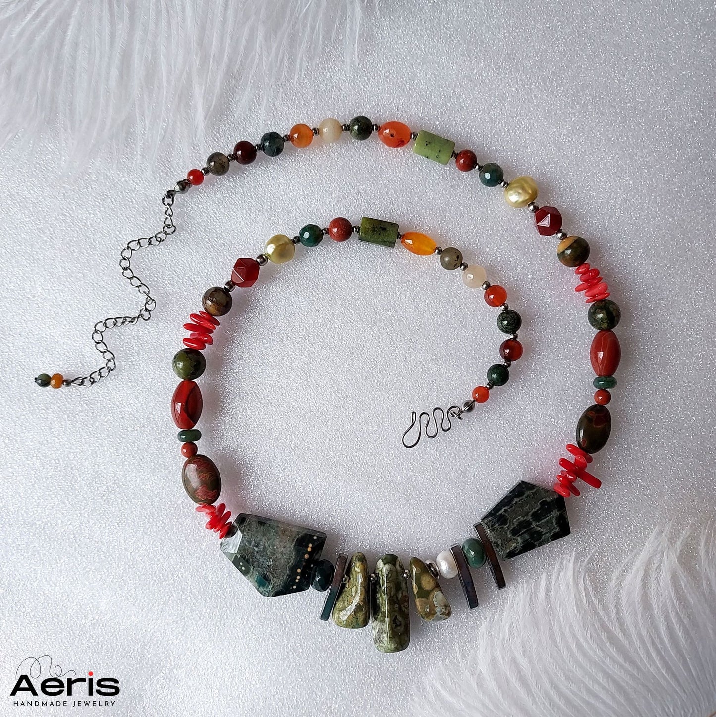 Colier multicolor din pietre naturale