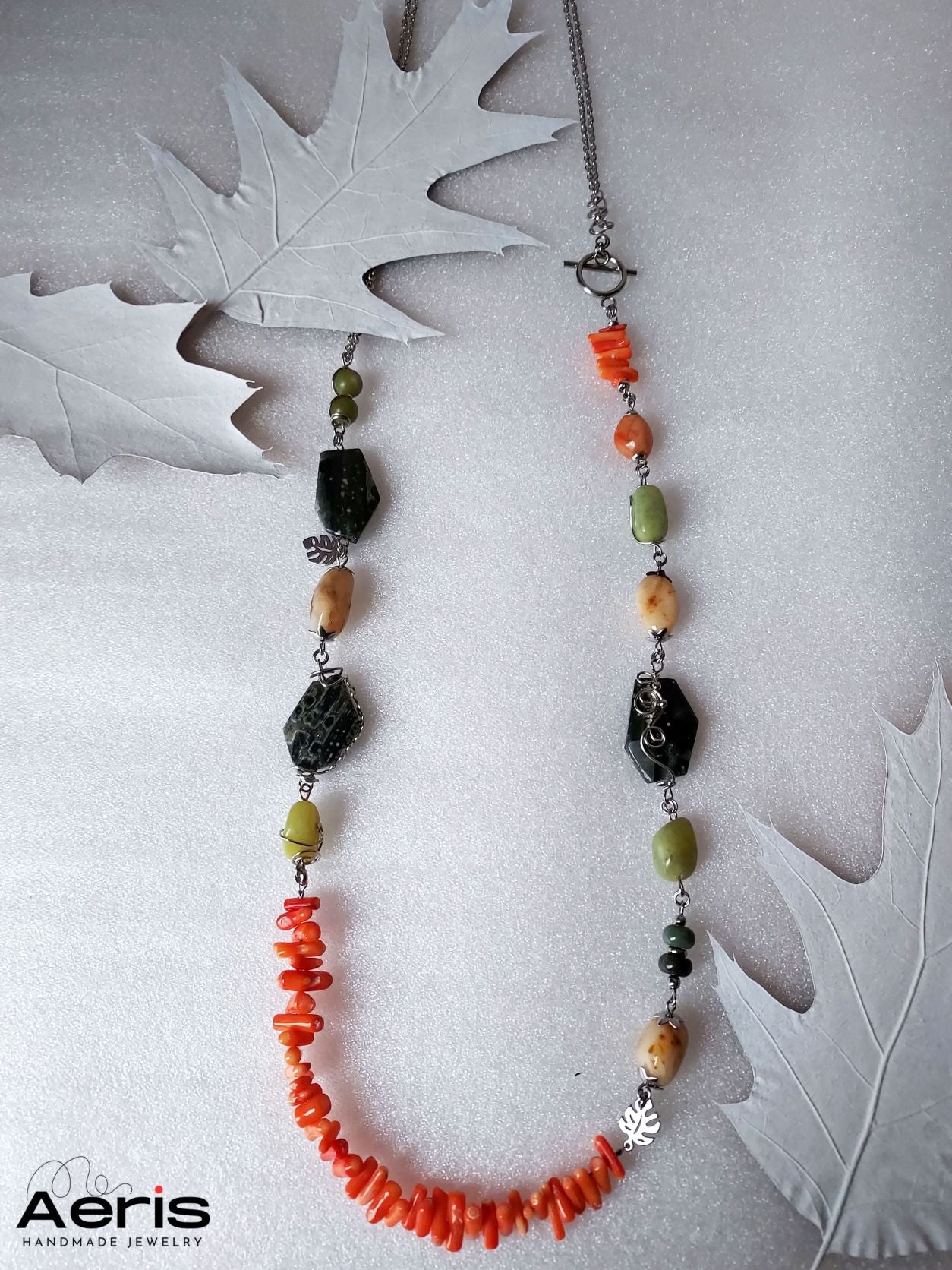 Colier handmade cu pietre semipretioase multicolore