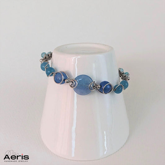 Bratara handmade cu pietre naturale bleu
