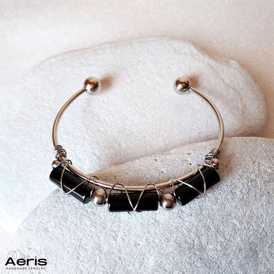Bratara bangle cu margele din onix negru