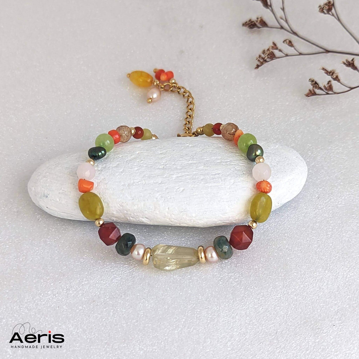 Bratara cu margele multicolore din pietre semipretoase