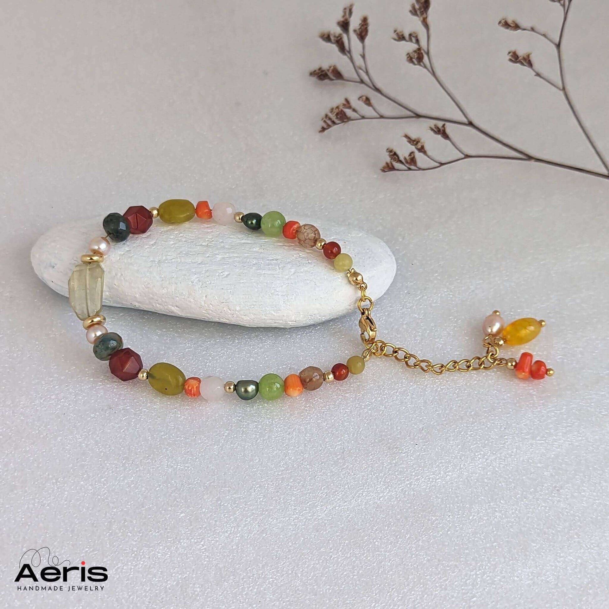 Bratara lucrata manual cu pietre naurale diverse