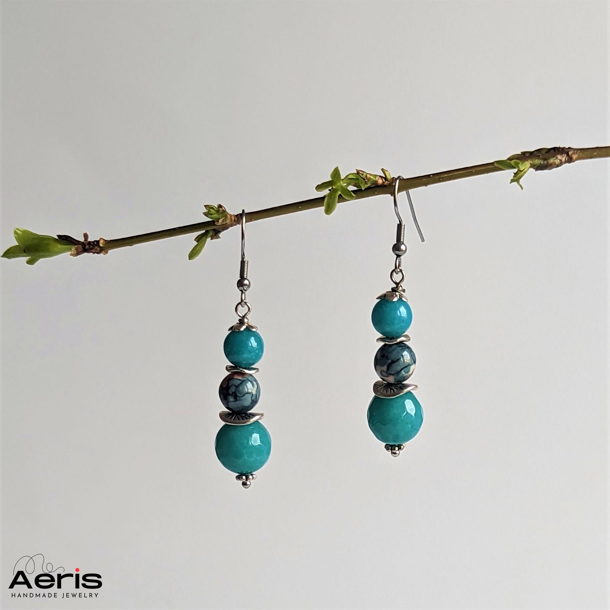Cercei handmade cu jad si tortite carlig