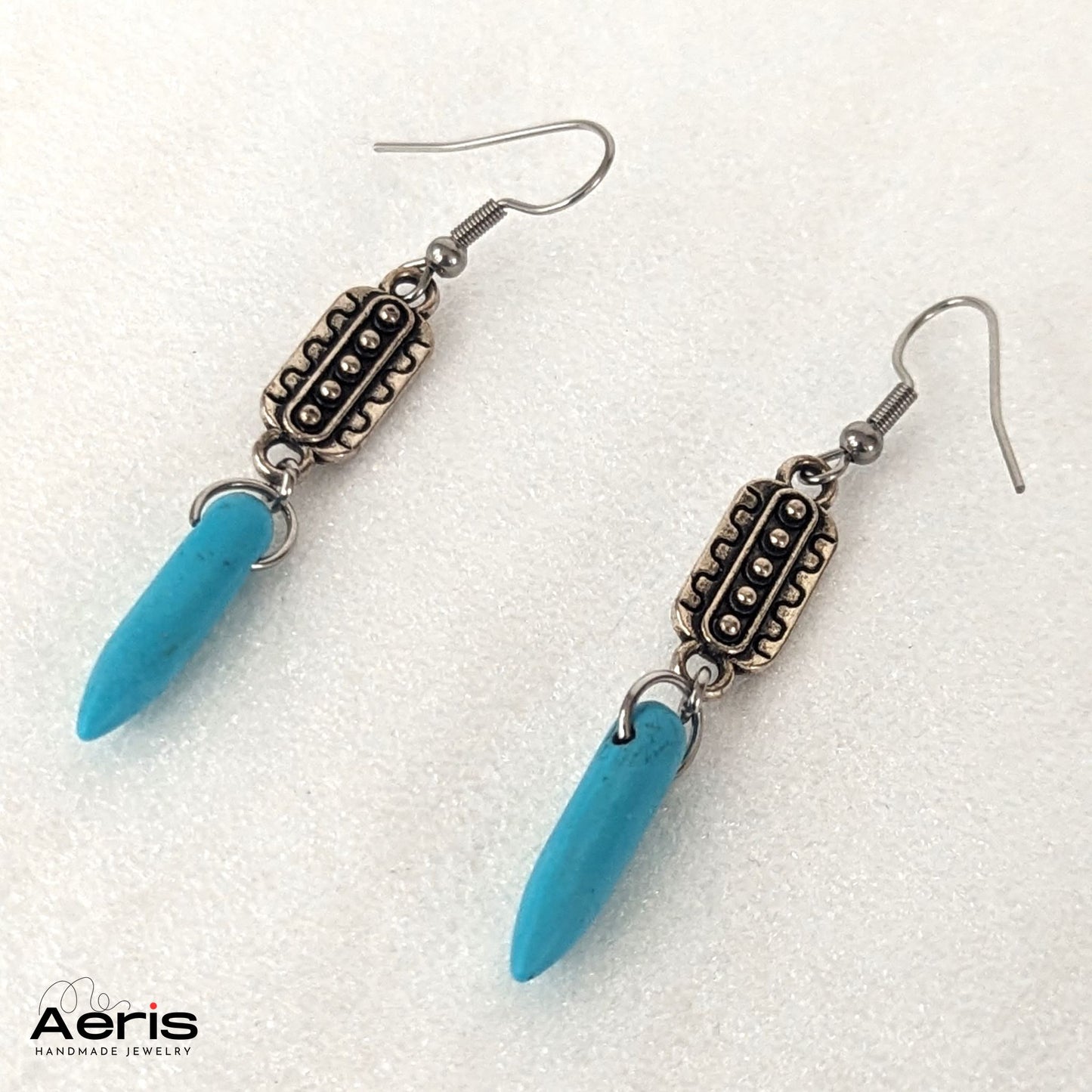 Cercei dangle cu turcoaz si accesorii vintage antichizate