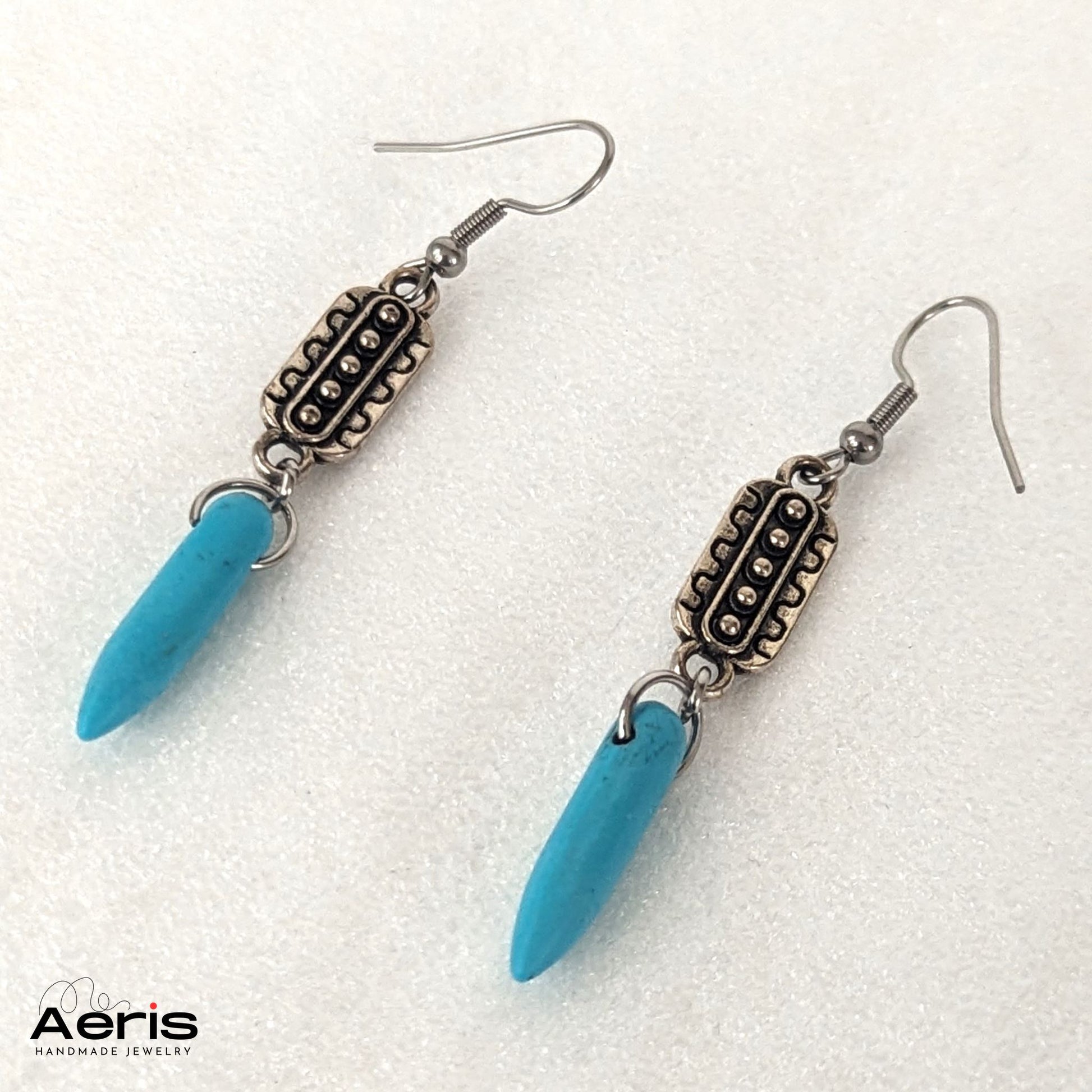 Cercei dangle cu turcoaz si accesorii vintage antichizate