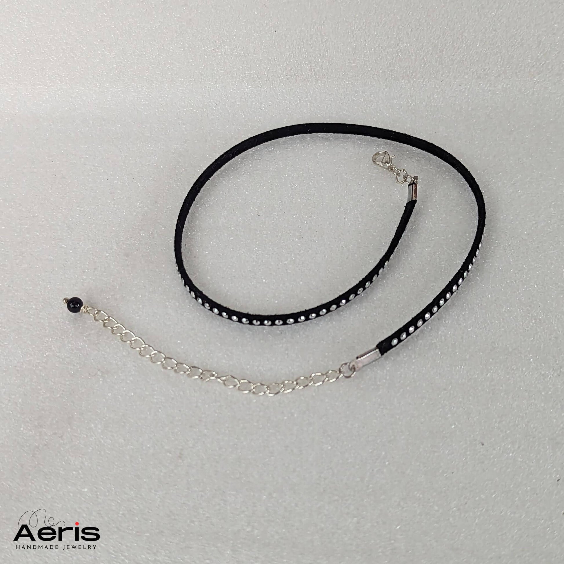 Choker negru cu buline argintii