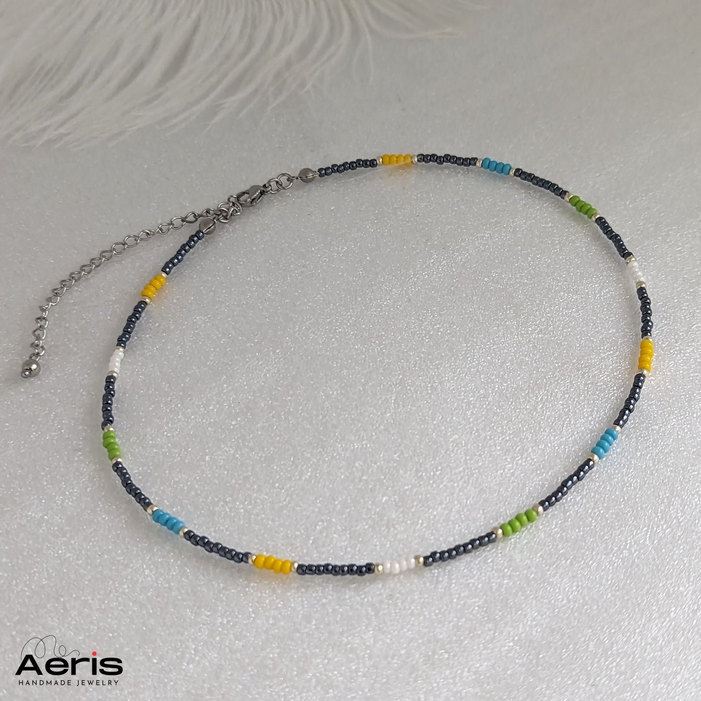 Choker multicolor cu accesorii din inox