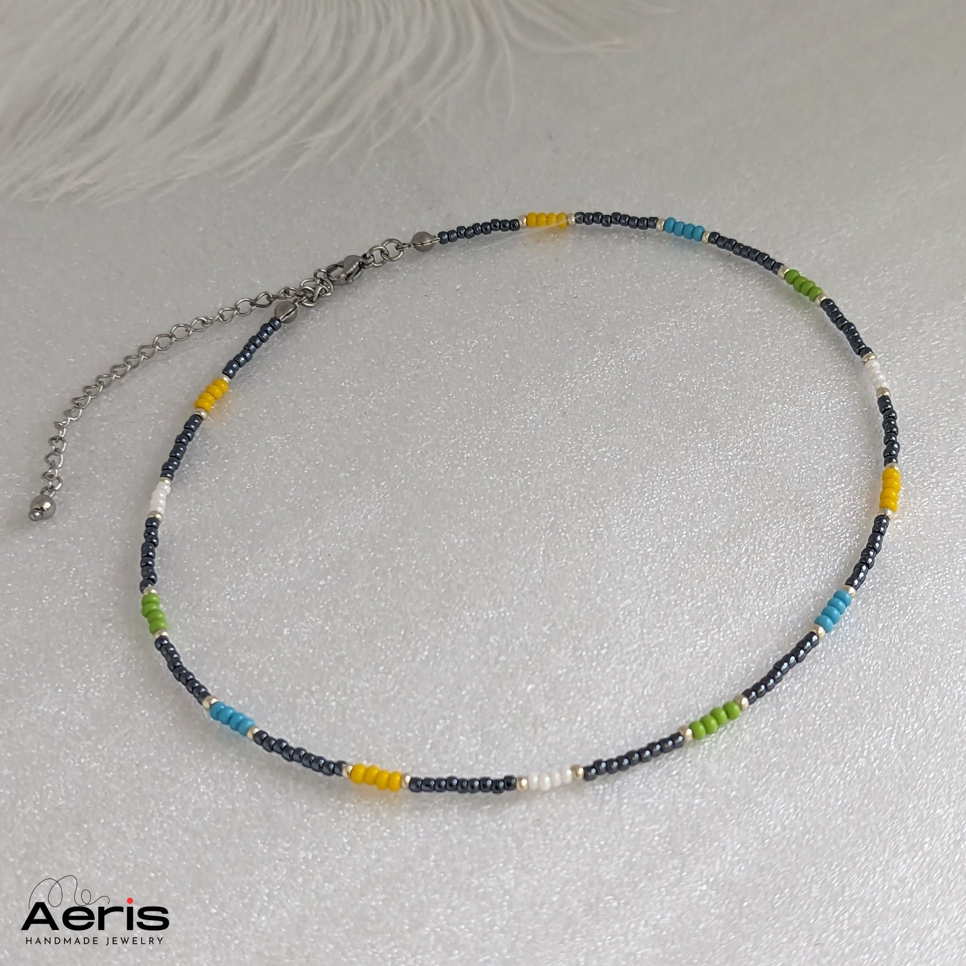 Choker multicolor cu accesorii din inox
