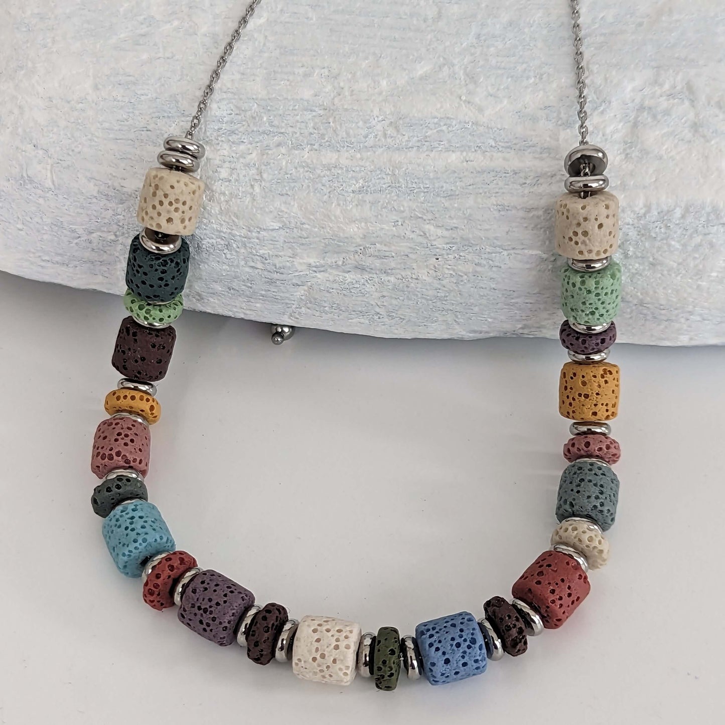 Colier handmade multicolor, detaliu