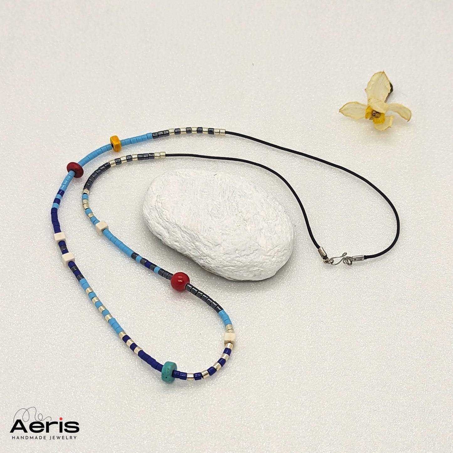 Colier handmade cu margele din ceramica
