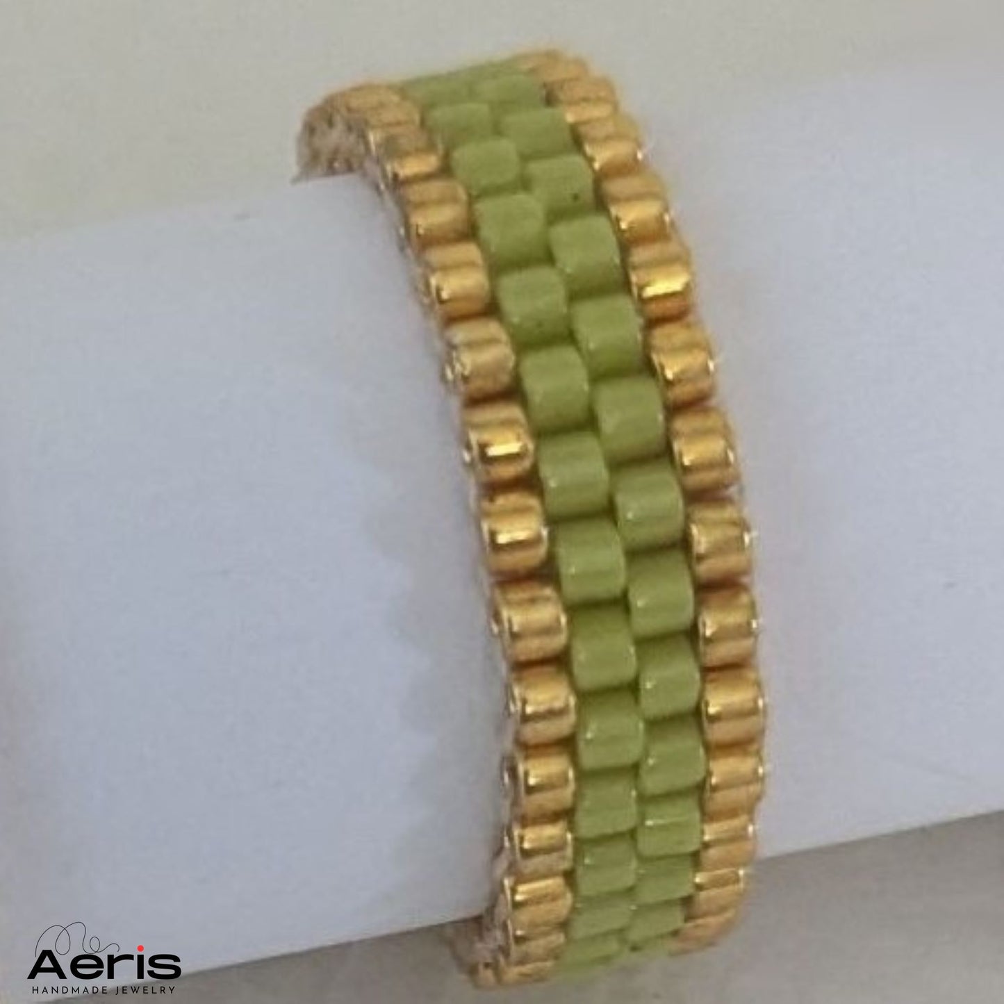 Inel handmade verde deschis, tesut din margele japoneze