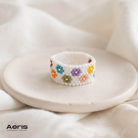 Inel handmade cu flori multicolore