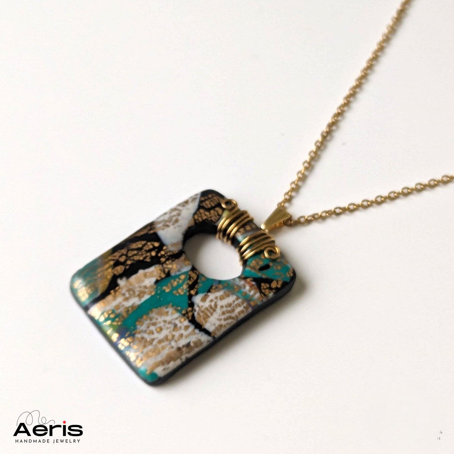 Pandantiv handmade cu model abstract