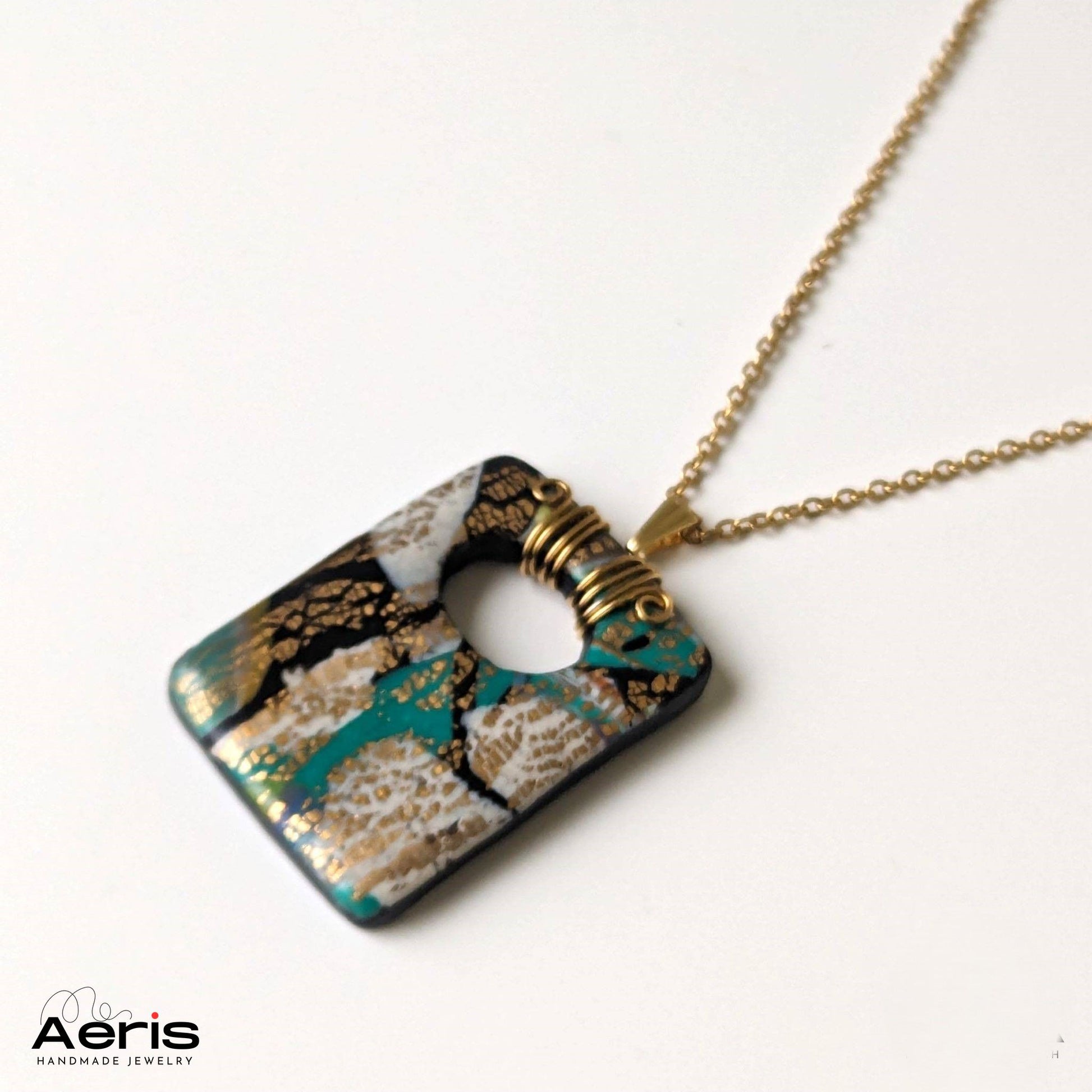 Pandantiv handmade cu model abstract