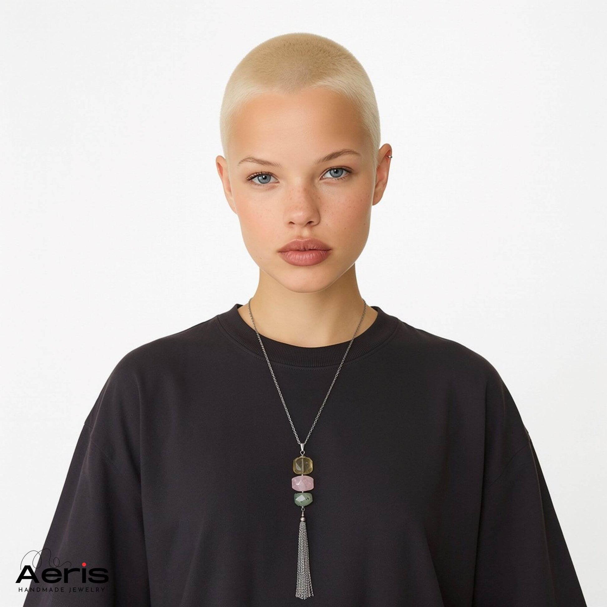 Pandantiv cu cristale naturale fatetate, pe model