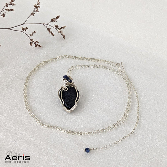 pandantiv wire wrapping cu lapis lazuli