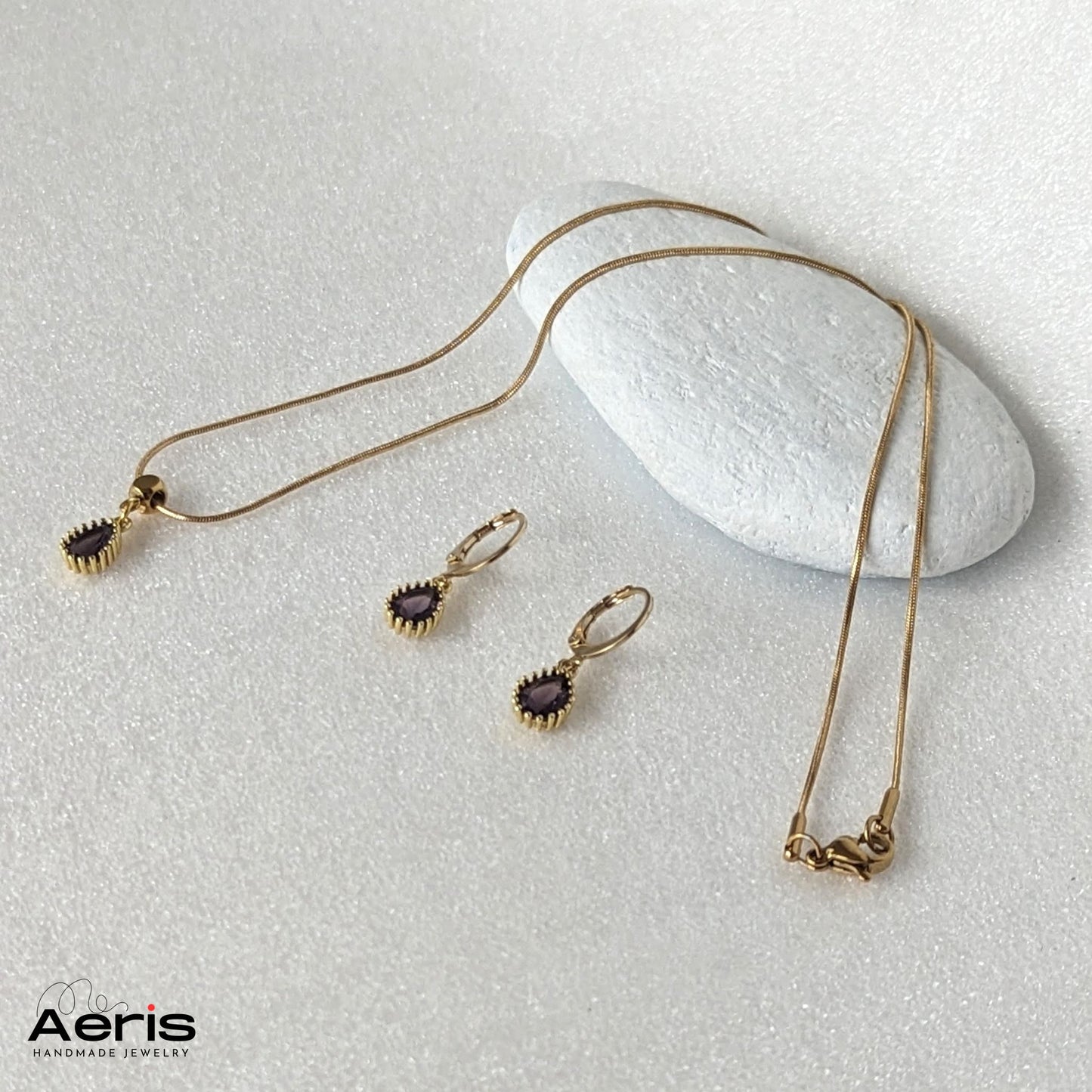 Set format dn colier si cercei din inox auriu si cubic zirconia culoare ametist