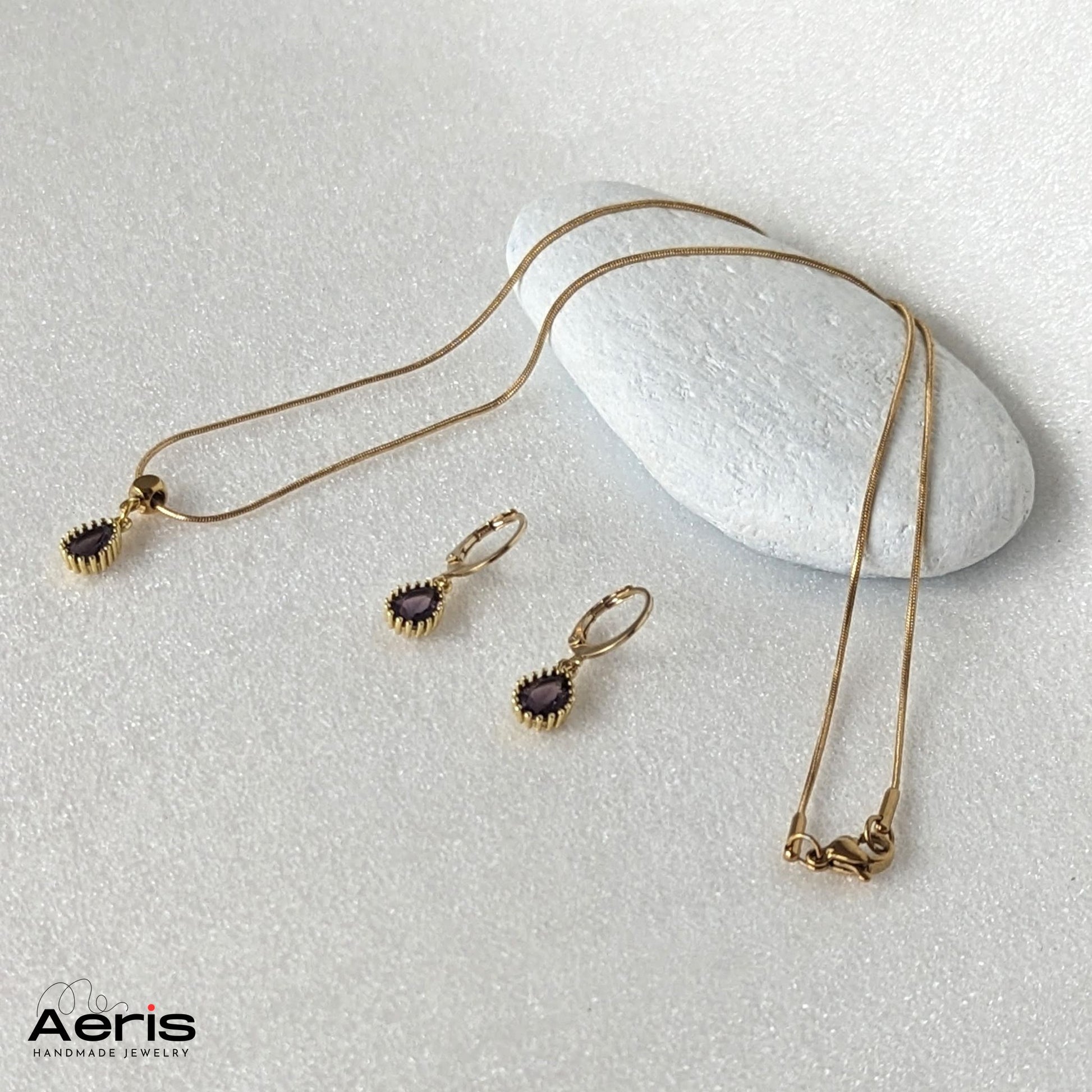 Set format dn colier si cercei din inox auriu si cubic zirconia culoare ametist