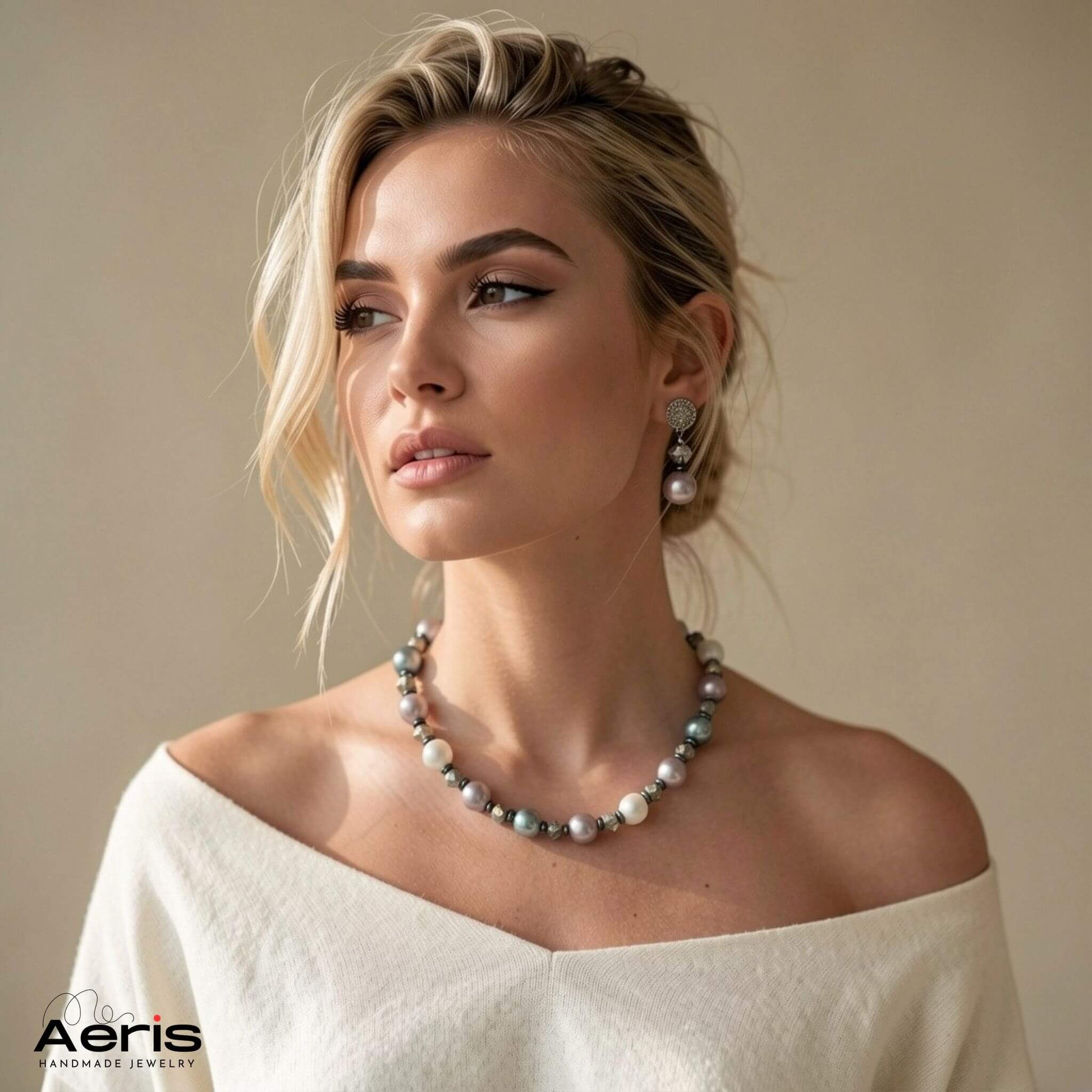 Set elegant cu perle, pe model